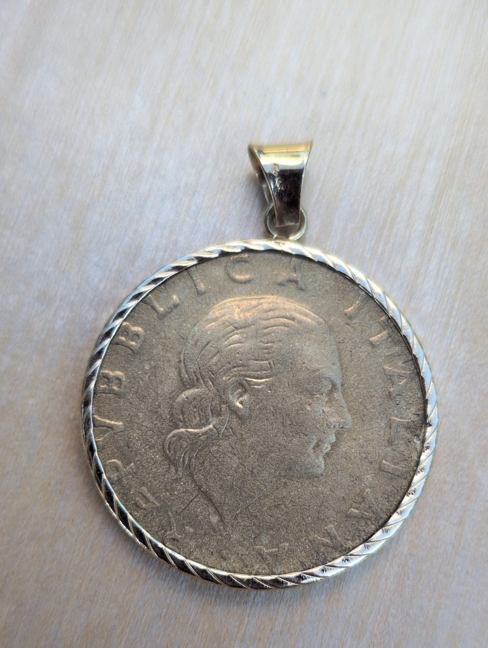 14k frame Vintage Italian Lira Coin Pendant - Picture 4 of 5